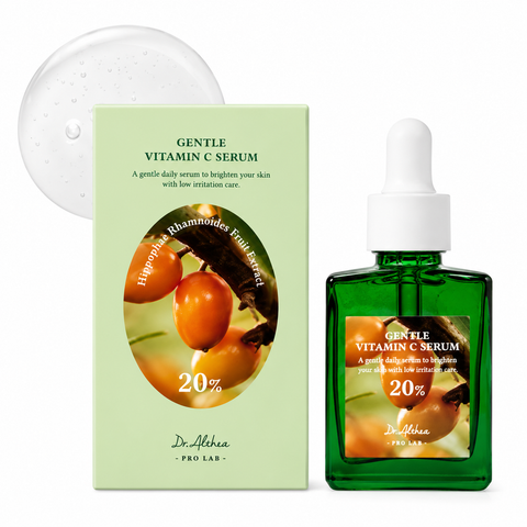 Dr.Althea Gentle Vitamin C Serum in grüner Tropferflasche mit Faltschachtel und Sanddorn-Motiv