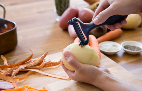 CatPeeler – The vegetable peeler with a twist!