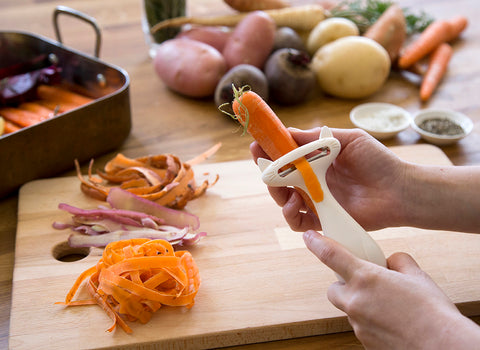 CatPeeler – The vegetable peeler with a twist!